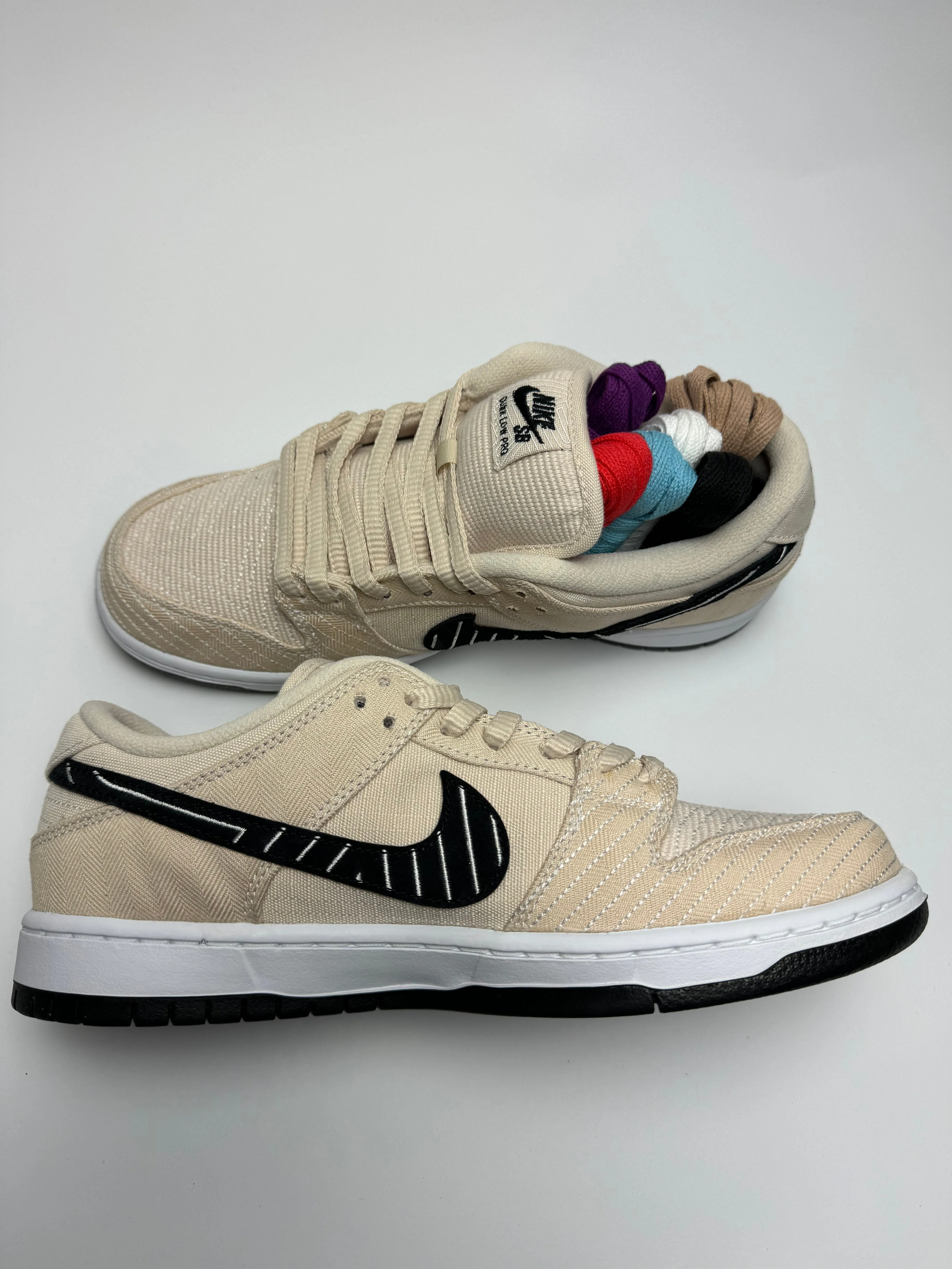 Nike SB Dunk Low "Albino & Preto"