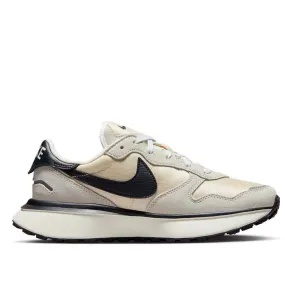 Nike Women's Phoenix Waffle Shoes