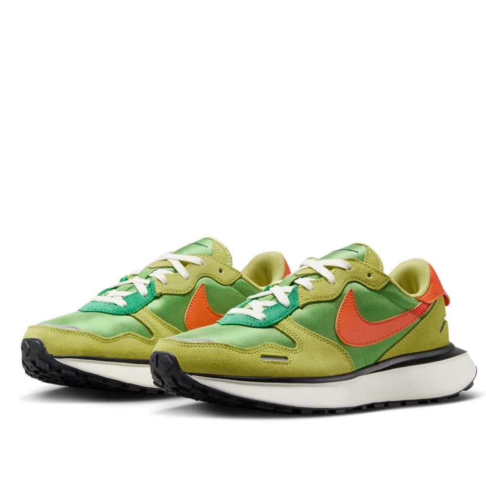 Nike Women's Phoenix Waffle Shoes